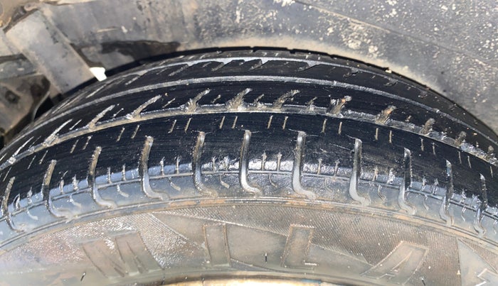 2014 Maruti Wagon R 1.0 LXI CNG, CNG, Manual, 90,831 km, Right Rear Tyre Tread