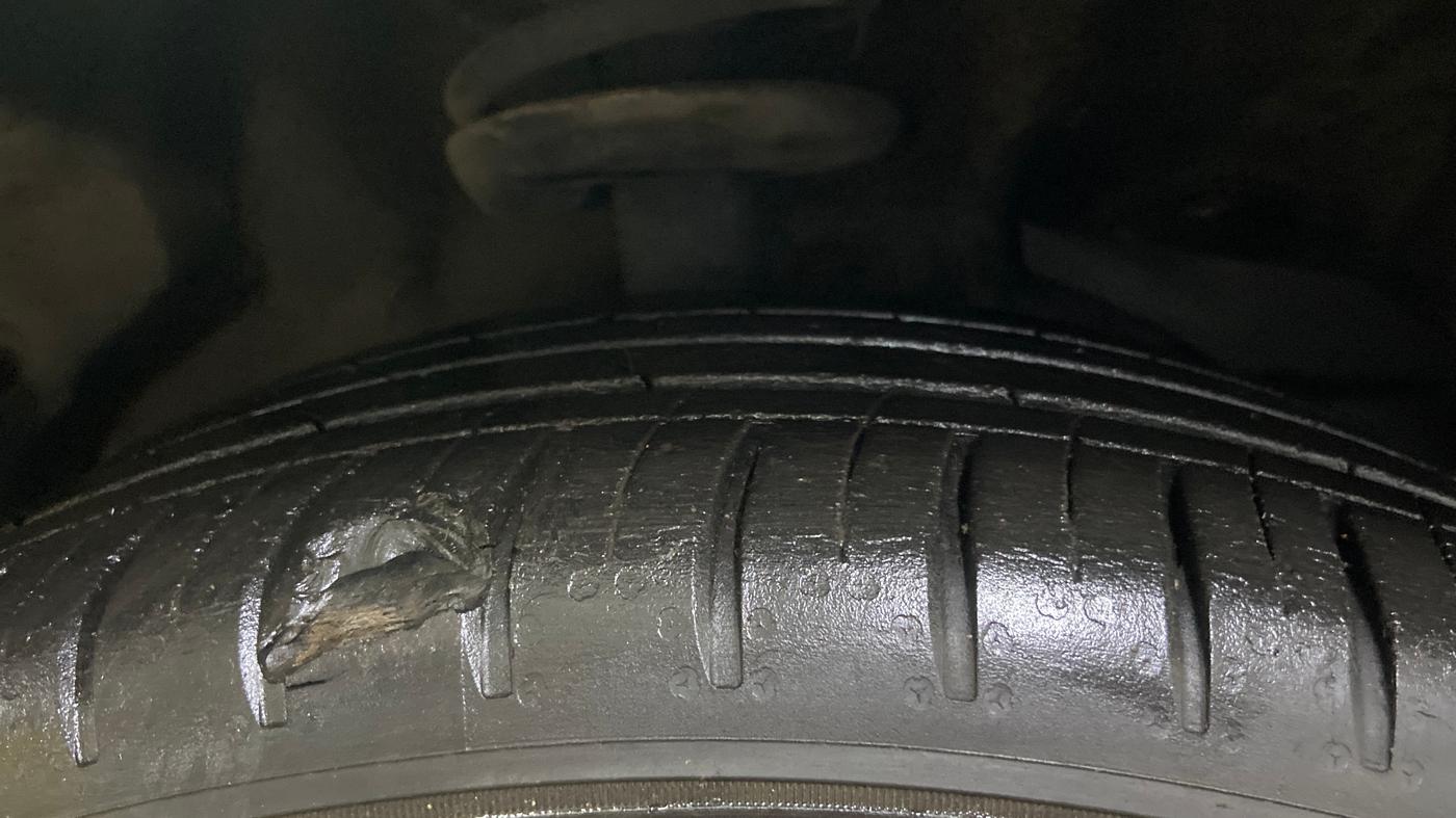 2021 MG HECTOR SHARP 1.5 PETROL CVT, Petrol, Automatic, 35,475 km, Right Front Tyre Tread