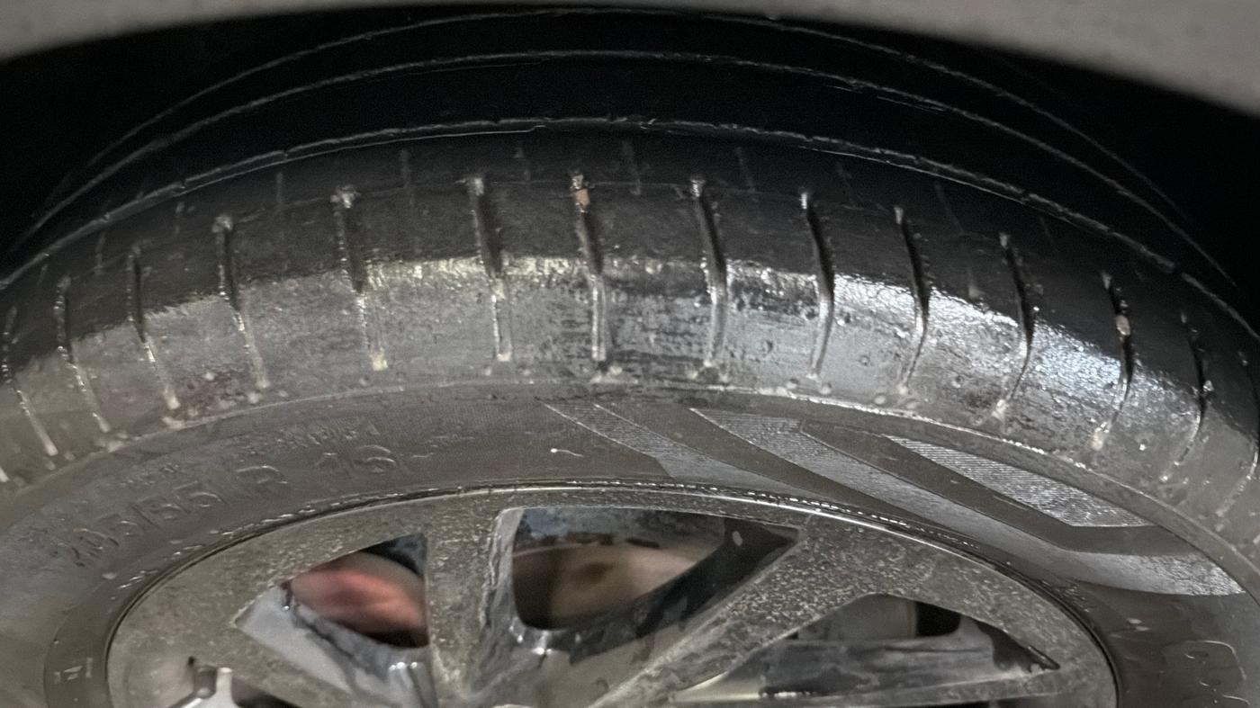 2023 Volkswagen VIRTUS GT PLUS TSI 1.5 EVO DSG, Petrol, Automatic, 75,567 km, Left Front Tyre Tread