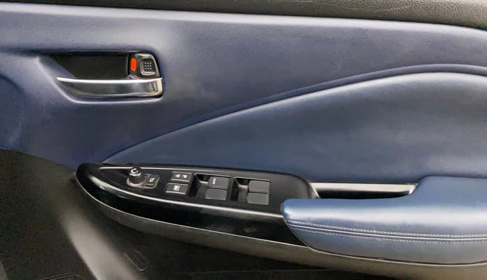 2022 Maruti Baleno ALPHA PETROL 1.2, Petrol, Manual, 71,094 km, Driver Side Door Panels Control
