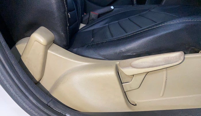 2015 Volkswagen Polo HIGHLINE1.2L, Petrol, Manual, 94,289 km, Driver Side Adjustment Panel