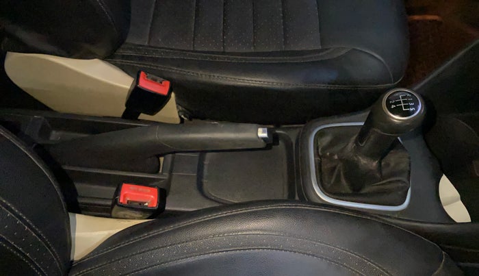 2015 Volkswagen Polo HIGHLINE1.2L, Petrol, Manual, 94,289 km, Gear Lever