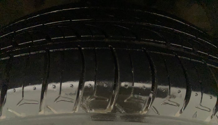 2016 Maruti Baleno ZETA PETROL 1.2, Petrol, Manual, 46,564 km, Left Rear Tyre Tread
