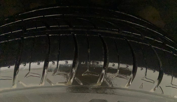 2016 Maruti Baleno ZETA PETROL 1.2, Petrol, Manual, 46,564 km, Right Front Tyre Tread
