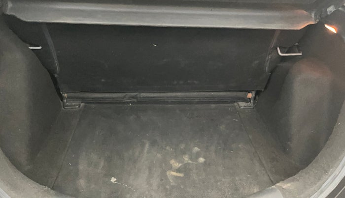 2020 Honda WR-V 1.2L I-VTEC VX MT, Petrol, Manual, 1,11,392 km, Boot Inside