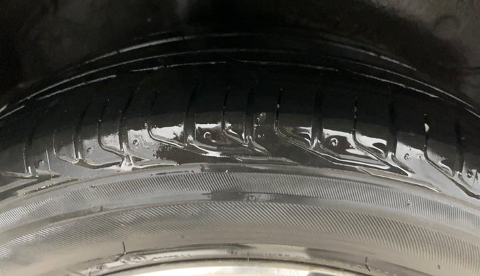 2020 Honda WR-V 1.2L I-VTEC VX MT, Petrol, Manual, 1,11,392 km, Right Rear Tyre Tread