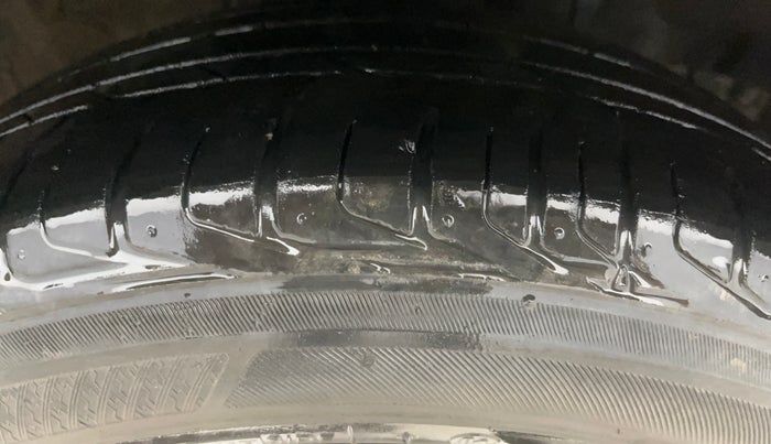 2020 Honda WR-V 1.2L I-VTEC VX MT, Petrol, Manual, 1,11,392 km, Right Front Tyre Tread