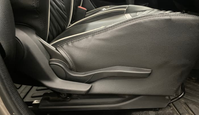 2019 Maruti Swift ZXI, Petrol, Manual, 67,129 km, Driver Side Adjustment Panel