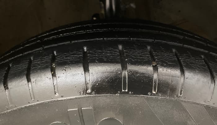 2019 Maruti Swift ZXI, Petrol, Manual, 67,129 km, Right Front Tyre Tread