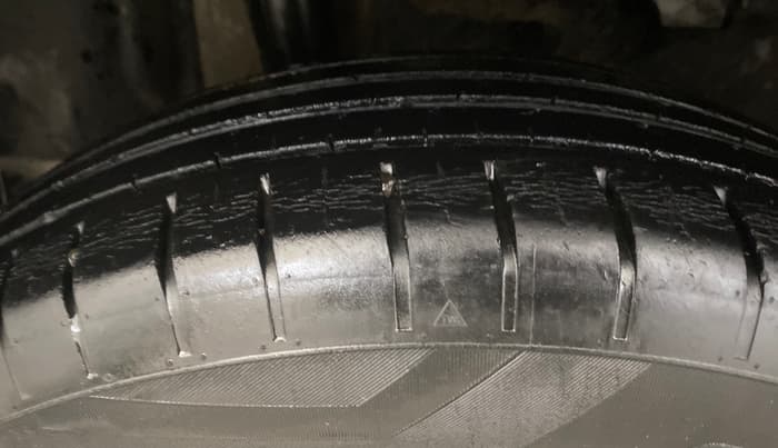 2019 Maruti Swift ZXI, Petrol, Manual, 67,129 km, Right Rear Tyre Tread