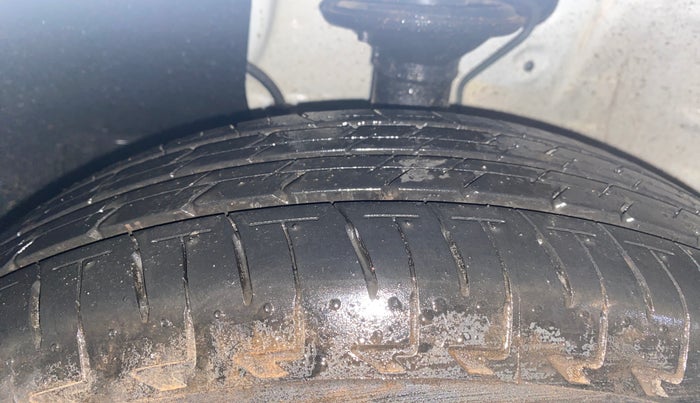 2025 Maruti Celerio LXI, Petrol, Manual, 197 km, Left Front Tyre Tread