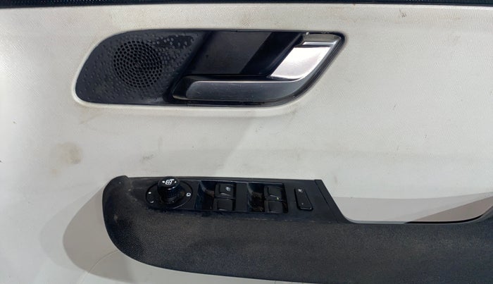 2023 Tata ALTROZ XZ PLUS PETROL, Petrol, Manual, 10,449 km, Driver Side Door Panels Control