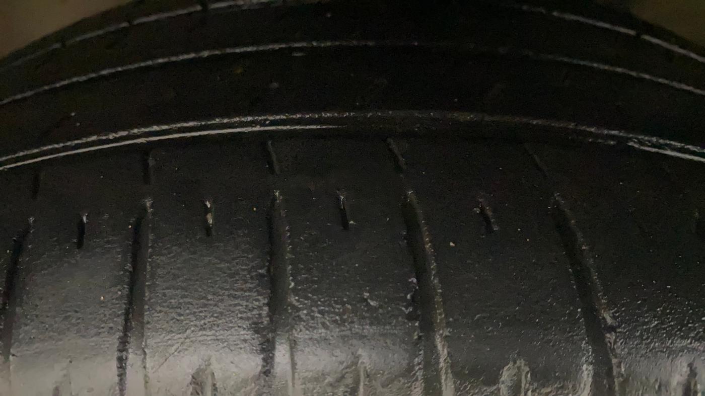 2020 Hyundai Verna SX (O) 1.5 VTVT IVT, Petrol, Automatic, 38,193 km, Left Front Tyre Tread
