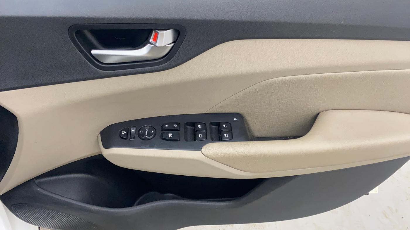 2020 Hyundai Verna SX (O) 1.5 VTVT IVT, Petrol, Automatic, 38,193 km, Driver Side Door Panels Control