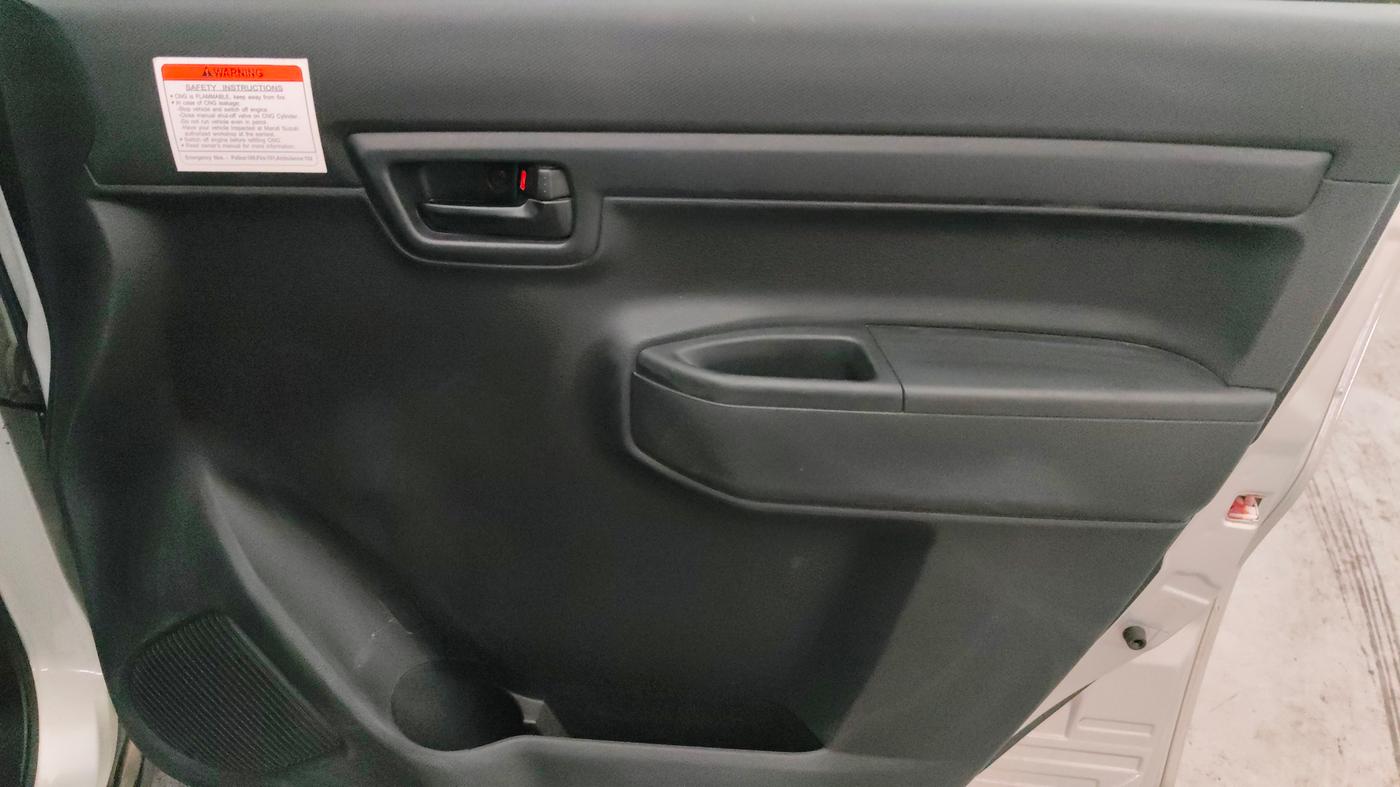 2020 Maruti S PRESSO VXI (O) CNG, CNG, Manual, 18,125 km, Driver Side Door Panels Control