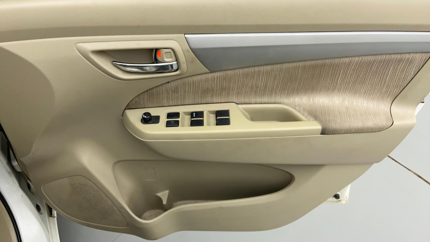 2012 Maruti Ertiga VXI, Petrol, Manual, 59,846 km, Driver Side Door Panels Control