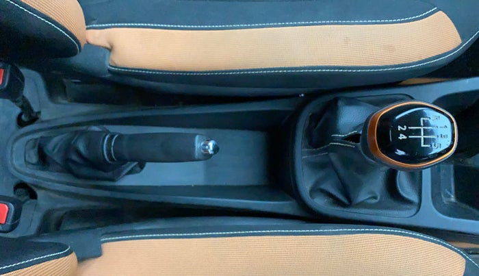 2020 Renault Kwid CLIMBER 1.0 (O), Petrol, Manual, 29,495 km, Gear Lever