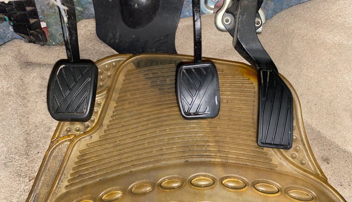 2017 Maruti Swift Dzire VXI, Petrol, Manual, 77,834 km, Pedals