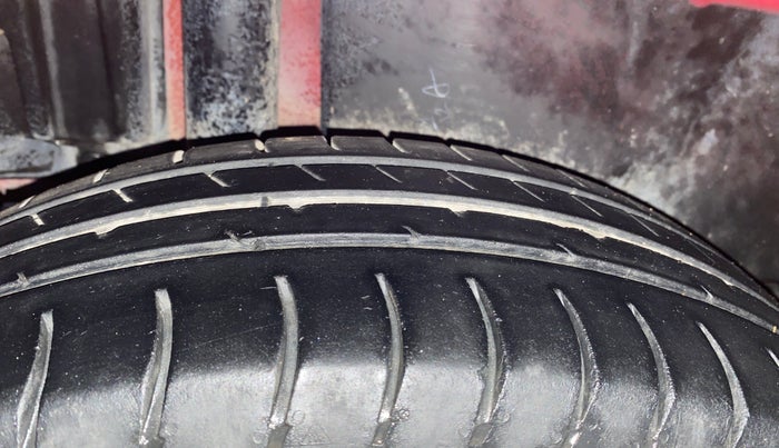 2017 Maruti Swift Dzire VXI, Petrol, Manual, 77,834 km, Right Rear Tyre Tread