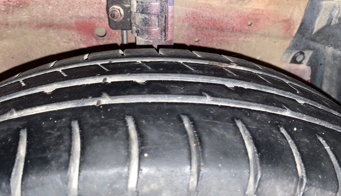 2017 Maruti Swift Dzire VXI, Petrol, Manual, 77,834 km, Right Front Tyre Tread