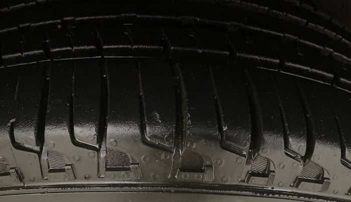 2020 Renault Duster RXZ 1.5 PETROL MT, Petrol, Manual, 24,555 km, Left Front Tyre Tread