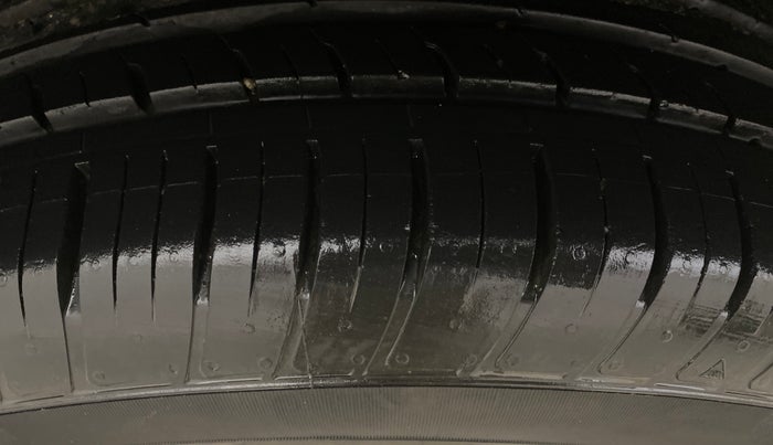 2020 Renault Duster RXZ 1.5 PETROL MT, Petrol, Manual, 24,555 km, Right Rear Tyre Tread