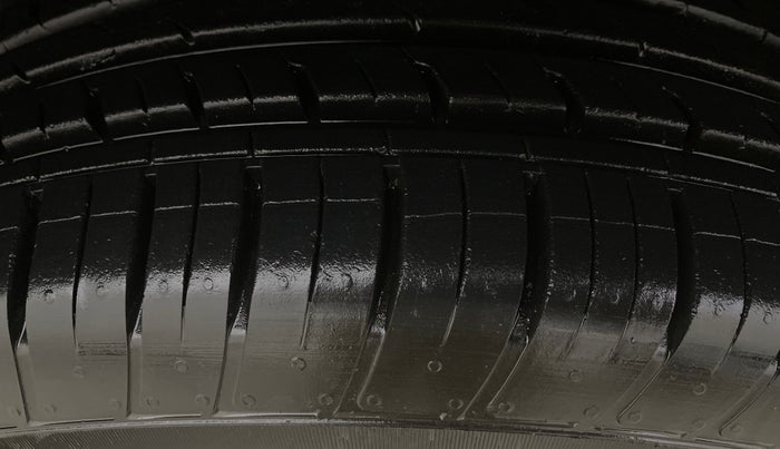 2020 Renault Duster RXZ 1.5 PETROL MT, Petrol, Manual, 24,555 km, Right Front Tyre Tread