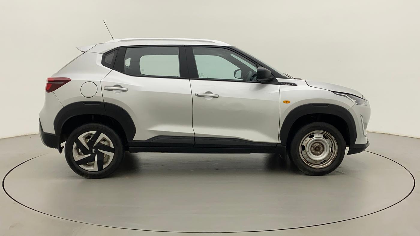 2022 Nissan MAGNITE XE, Petrol, Manual, 13,843 km, Right Side View