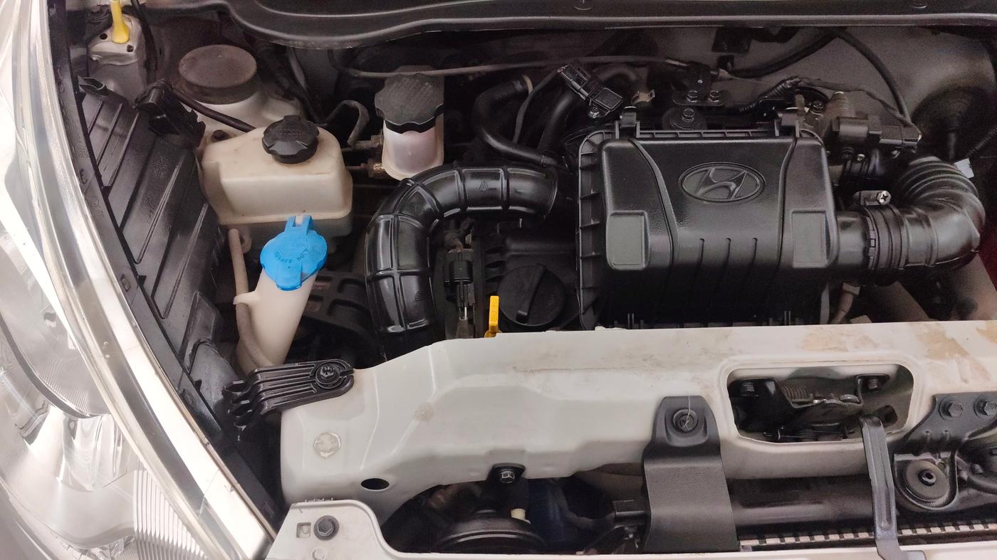 2017 Hyundai Eon MAGNA +, Petrol, Manual, 33,491 km, Engine View - Right