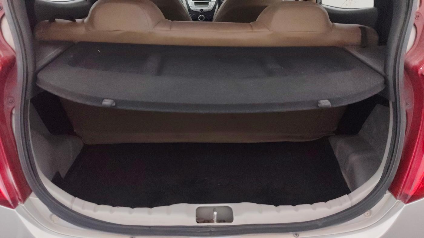 2017 Hyundai Eon MAGNA +, Petrol, Manual, 33,491 km, Boot Inside