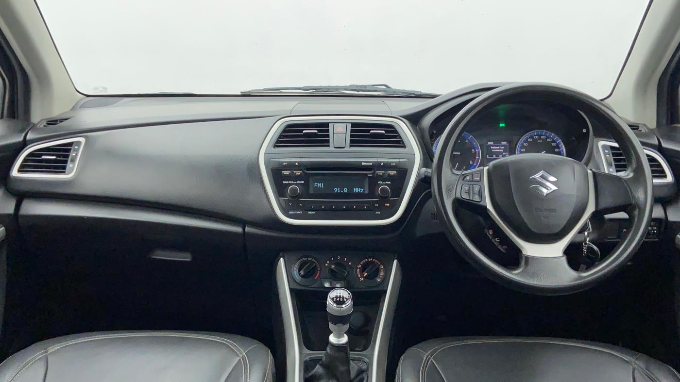 2015 Maruti S Cross DELTA 1.6, Diesel, Manual, 77,355 km, Dashboard