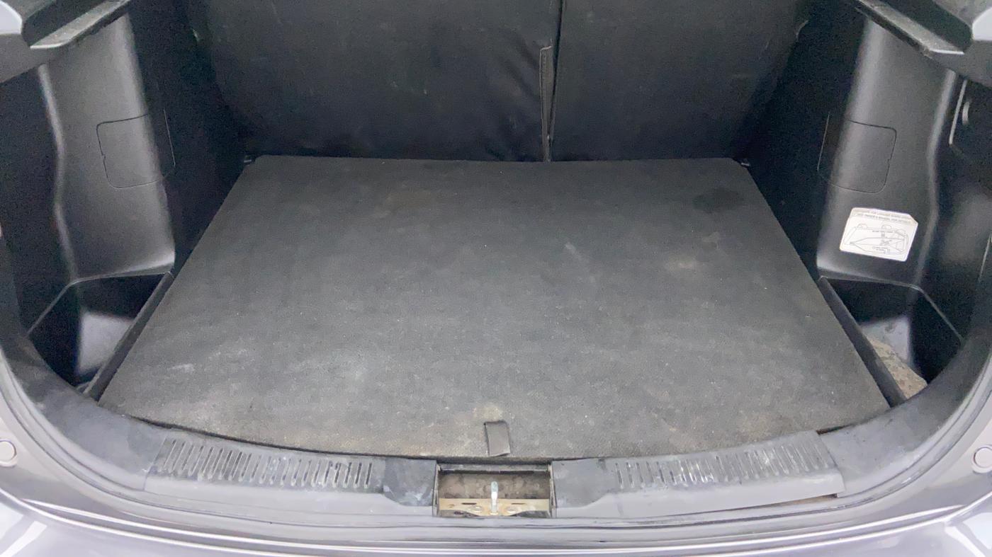 2015 Maruti S Cross DELTA 1.6, Diesel, Manual, 77,355 km, Boot Inside