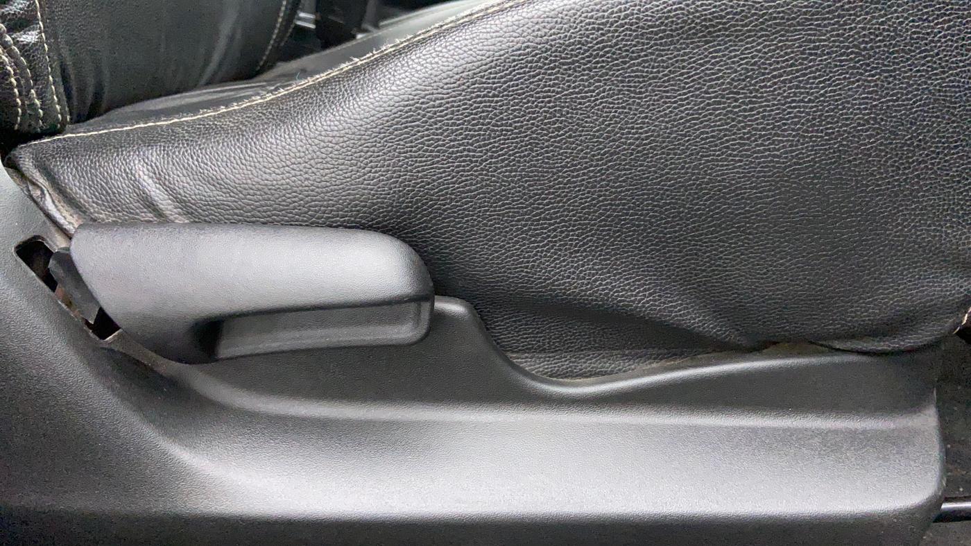 2015 Maruti S Cross DELTA 1.6, Diesel, Manual, 77,355 km, Driver Side Adjustment Panel
