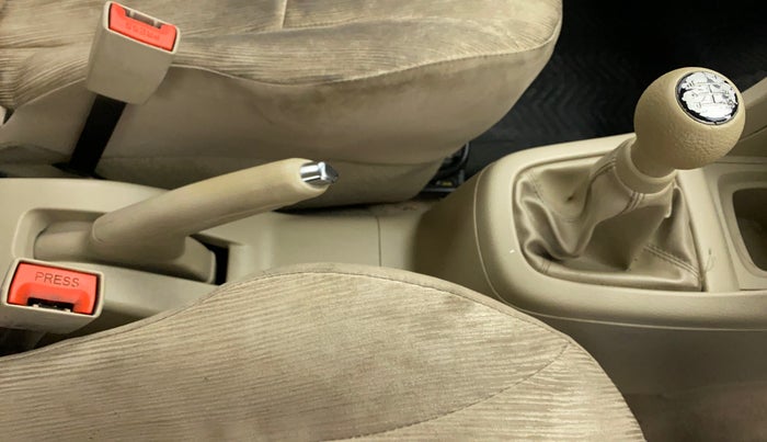 2015 Maruti Ertiga ZXI, Petrol, Manual, 86,046 km, Gear Lever
