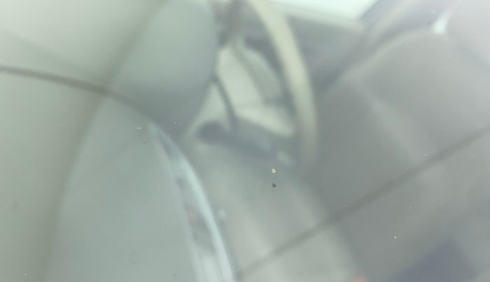 2015 Maruti Ertiga ZXI, Petrol, Manual, 86,046 km, Front windshield - Minor spot on windshield