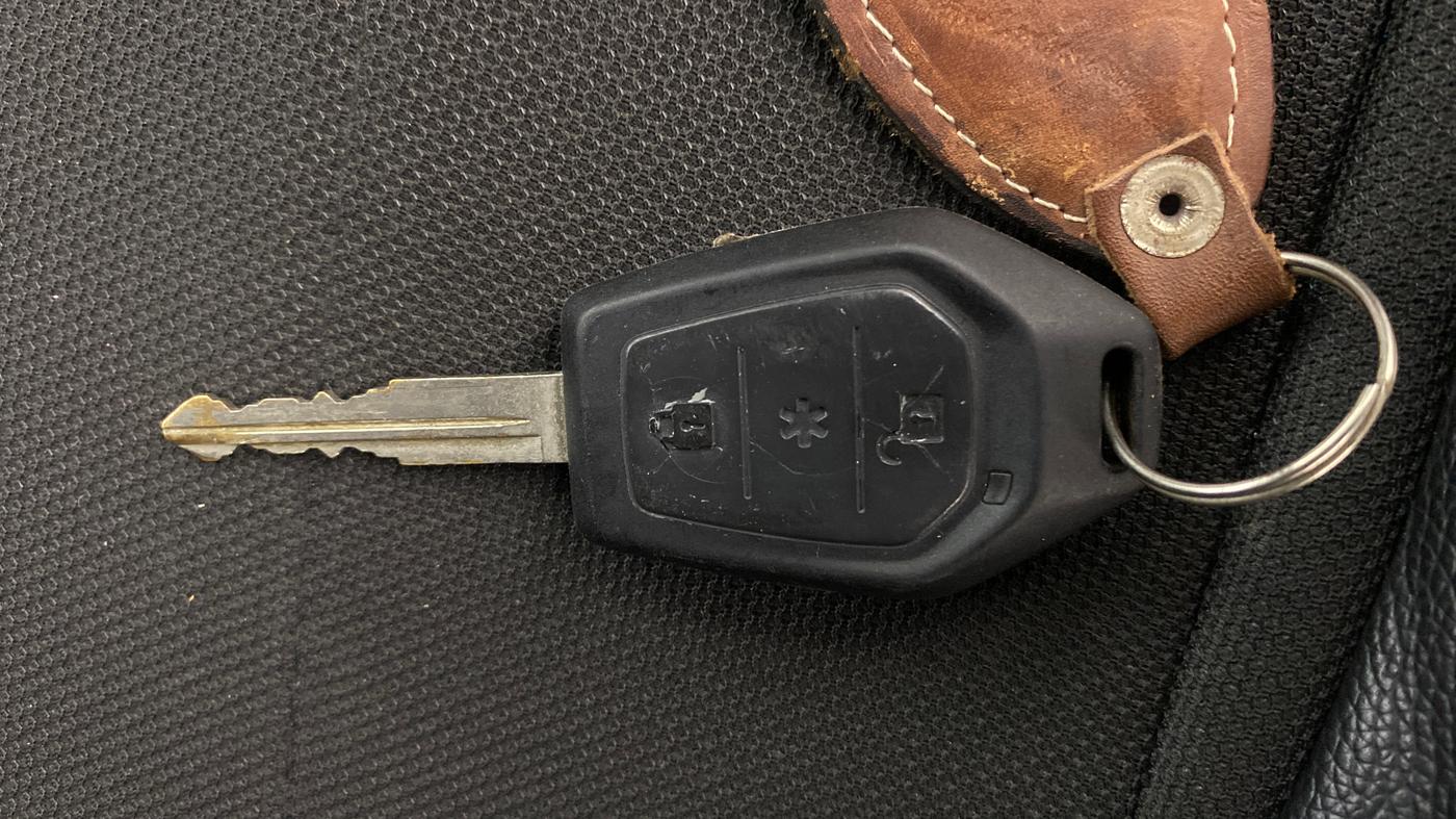 2016 Mahindra TUV300 T8, Diesel, Manual, 75,155 km, Key Close Up