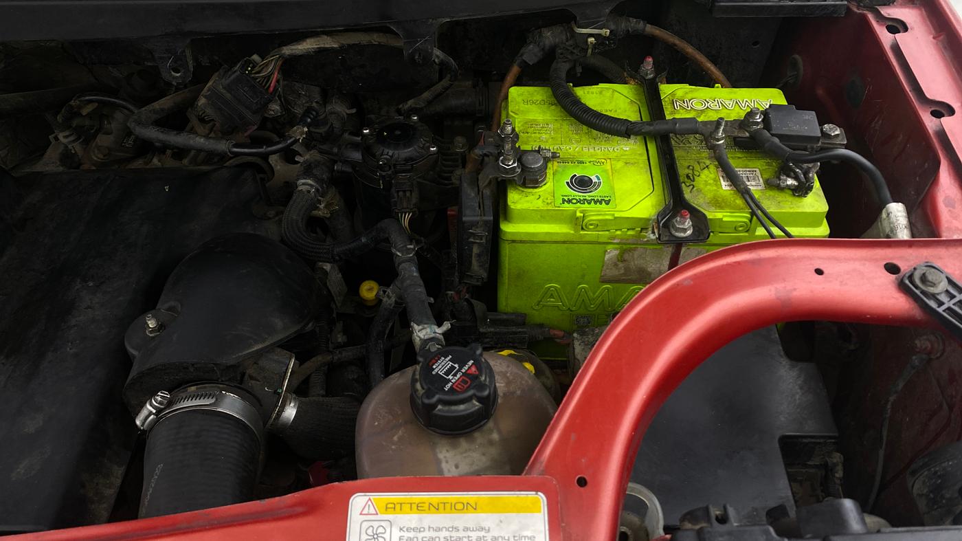 2016 Mahindra TUV300 T8, Diesel, Manual, 75,155 km, Engine View - Left