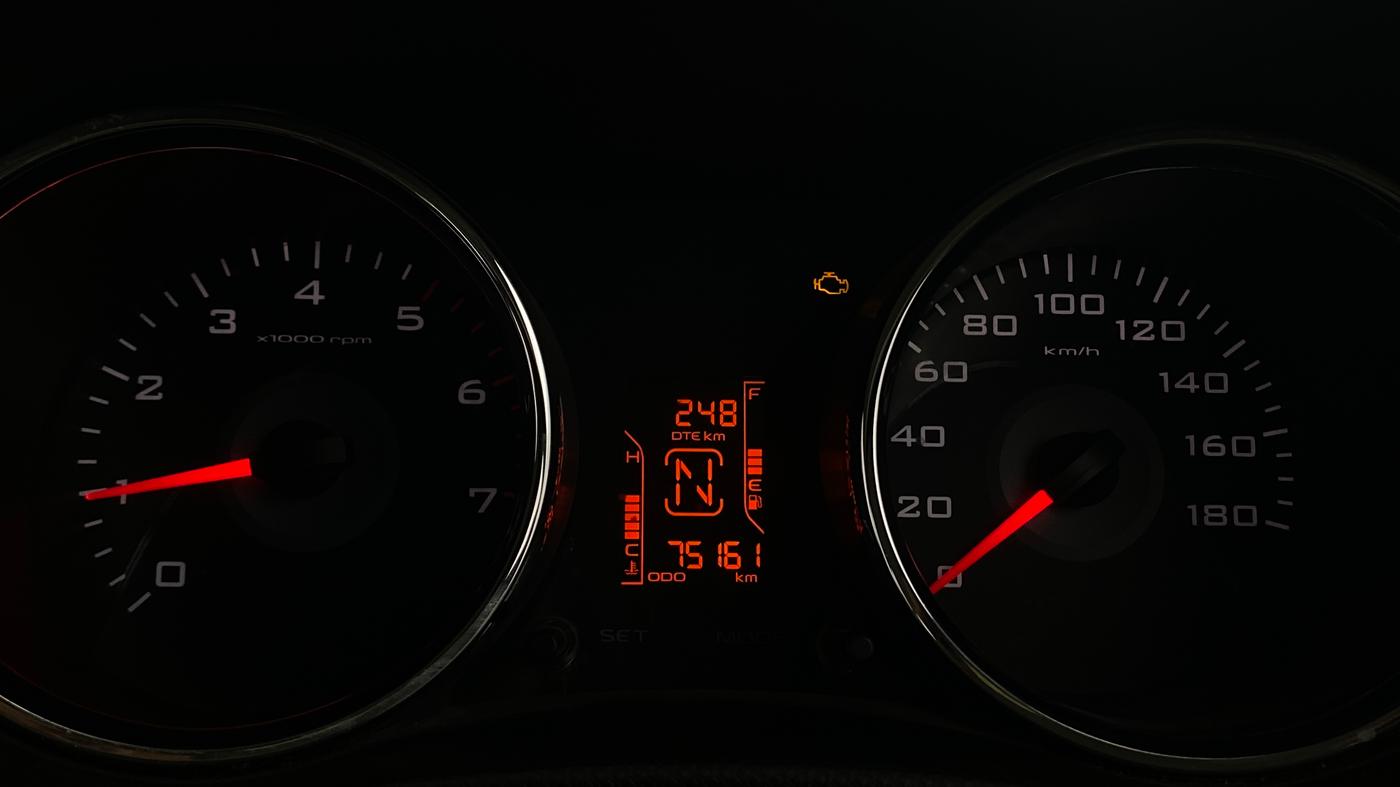 2016 Mahindra TUV300 T8, Diesel, Manual, 75,155 km, Odometer Image