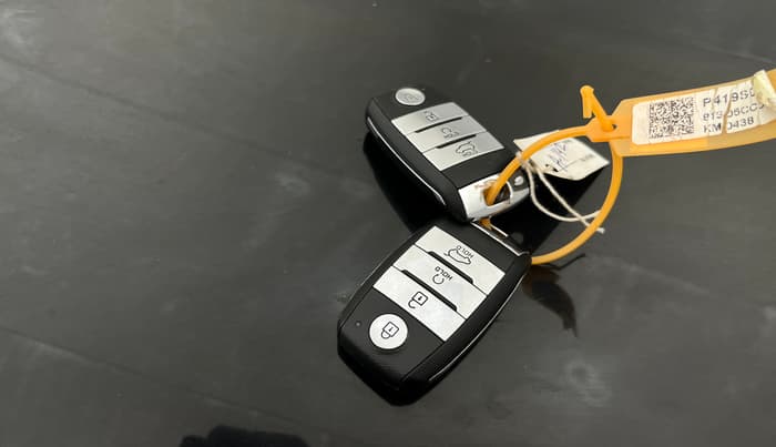 2022 KIA SONET HTK PLUS 1.0 IMT, Petrol, Manual, 39,528 km, Key Close Up