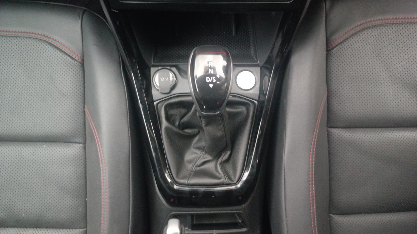 2024 Volkswagen TAIGUN GT PLUS 1.5 TSI DSG, Petrol, Automatic, 70,578 km, Gear Lever