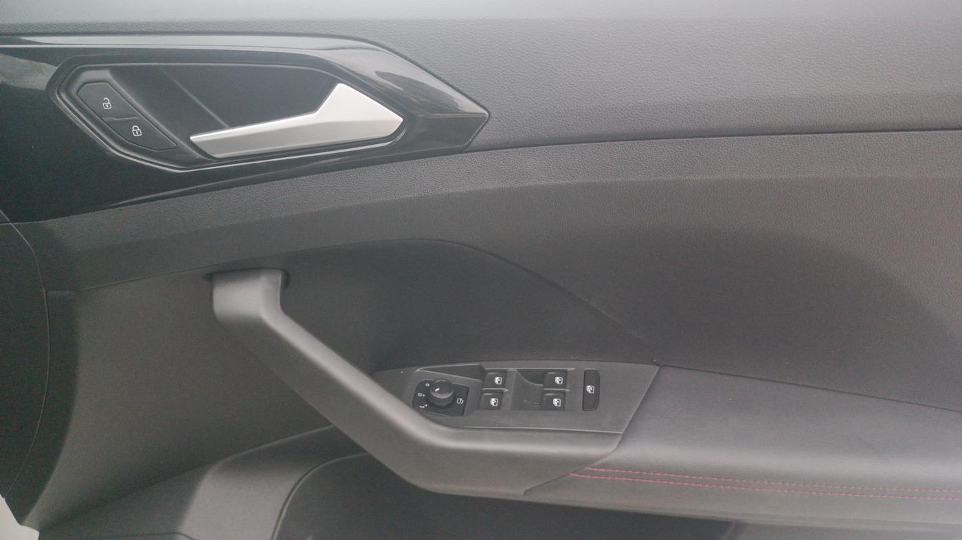 2024 Volkswagen TAIGUN GT PLUS 1.5 TSI DSG, Petrol, Automatic, 70,578 km, Driver Side Door Panels Control