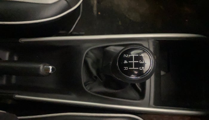 2017 Maruti Baleno ZETA PETROL 1.2, Petrol, Manual, 1,05,308 km, Gear Lever