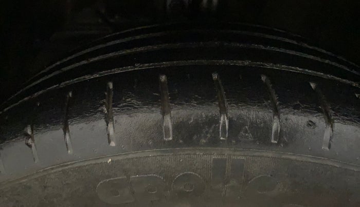 2017 Maruti Baleno ZETA PETROL 1.2, Petrol, Manual, 1,05,308 km, Left Front Tyre Tread