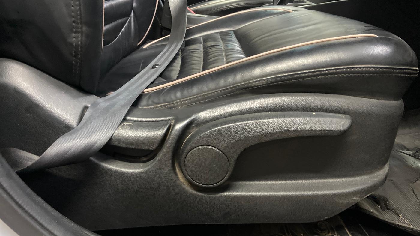 2019 Hyundai Creta SX 1.6 PETROL, Petrol, Manual, 87,319 km, Driver Side Adjustment Panel