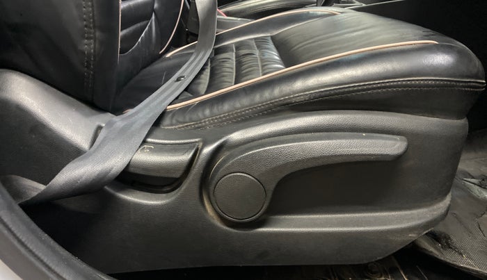 2019 Hyundai Creta SX 1.6 PETROL, Petrol, Manual, 87,319 km, Driver Side Adjustment Panel