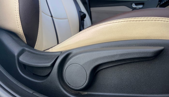 2019 Hyundai Verna 1.6 VTVT SX, Petrol, Manual, 76,303 km, Driver Side Adjustment Panel