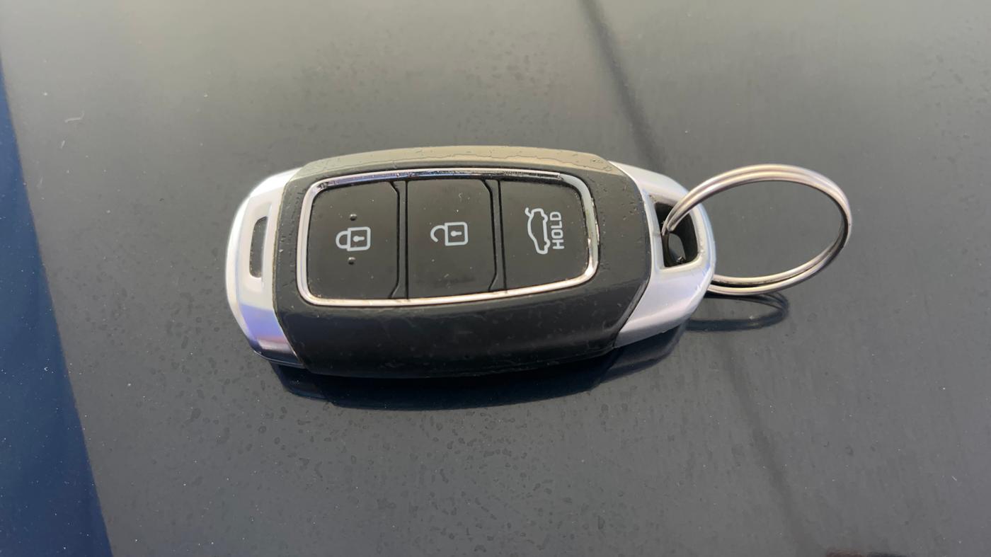 2019 Hyundai Verna 1.6 VTVT SX, Petrol, Manual, 76,303 km, Key Close Up