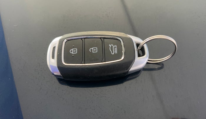 2019 Hyundai Verna 1.6 VTVT SX, Petrol, Manual, 76,303 km, Key Close Up