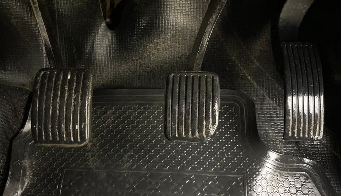 2015 Hyundai Xcent S 1.2, Petrol, Manual, 1,09,398 km, Pedals