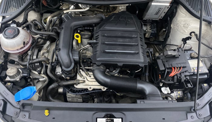 2020 Volkswagen Polo HIGHLINE PLUS 1.0 TSI MT, Petrol, Manual, 70,402 km, Open Bonet